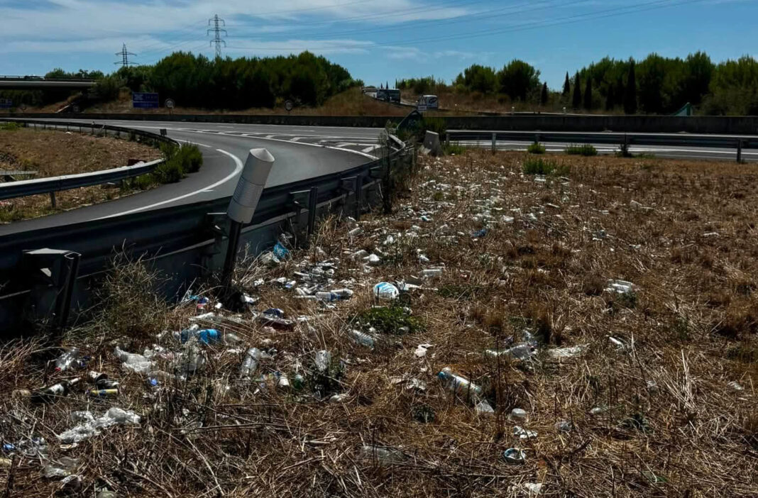 260827-beziers-autoroute-dechets